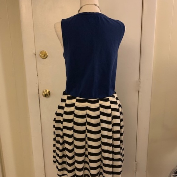 Banana Republic Black and White Striped Skirt - Picture 5 of 6